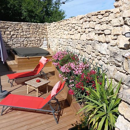Chez Daniele Chambre Avec Jacuzzi Et Terrasse Privee Murs  Zewnętrze zdjęcie