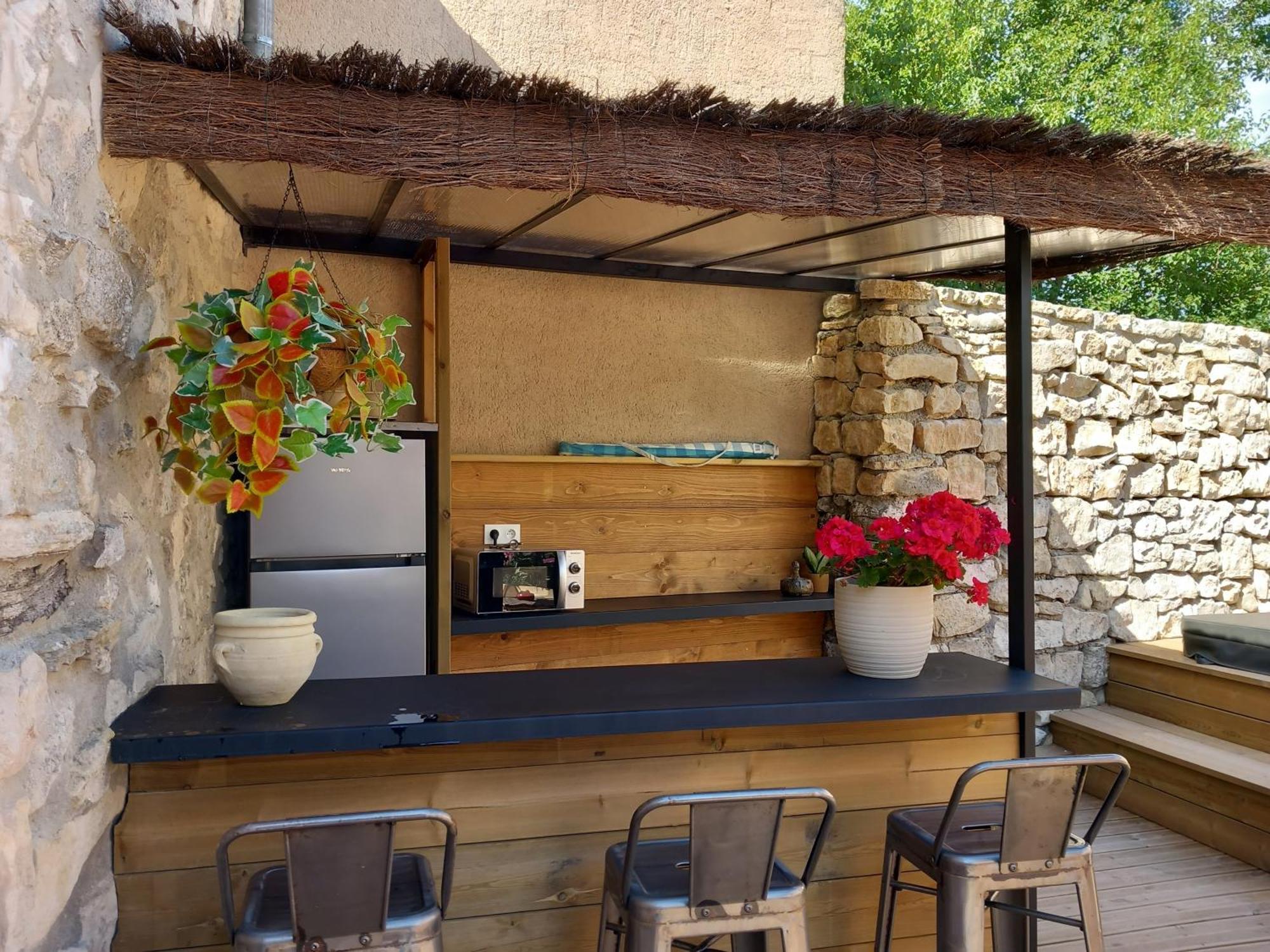 Chez Daniele Chambre Avec Jacuzzi Et Terrasse Privee Murs  Zewnętrze zdjęcie