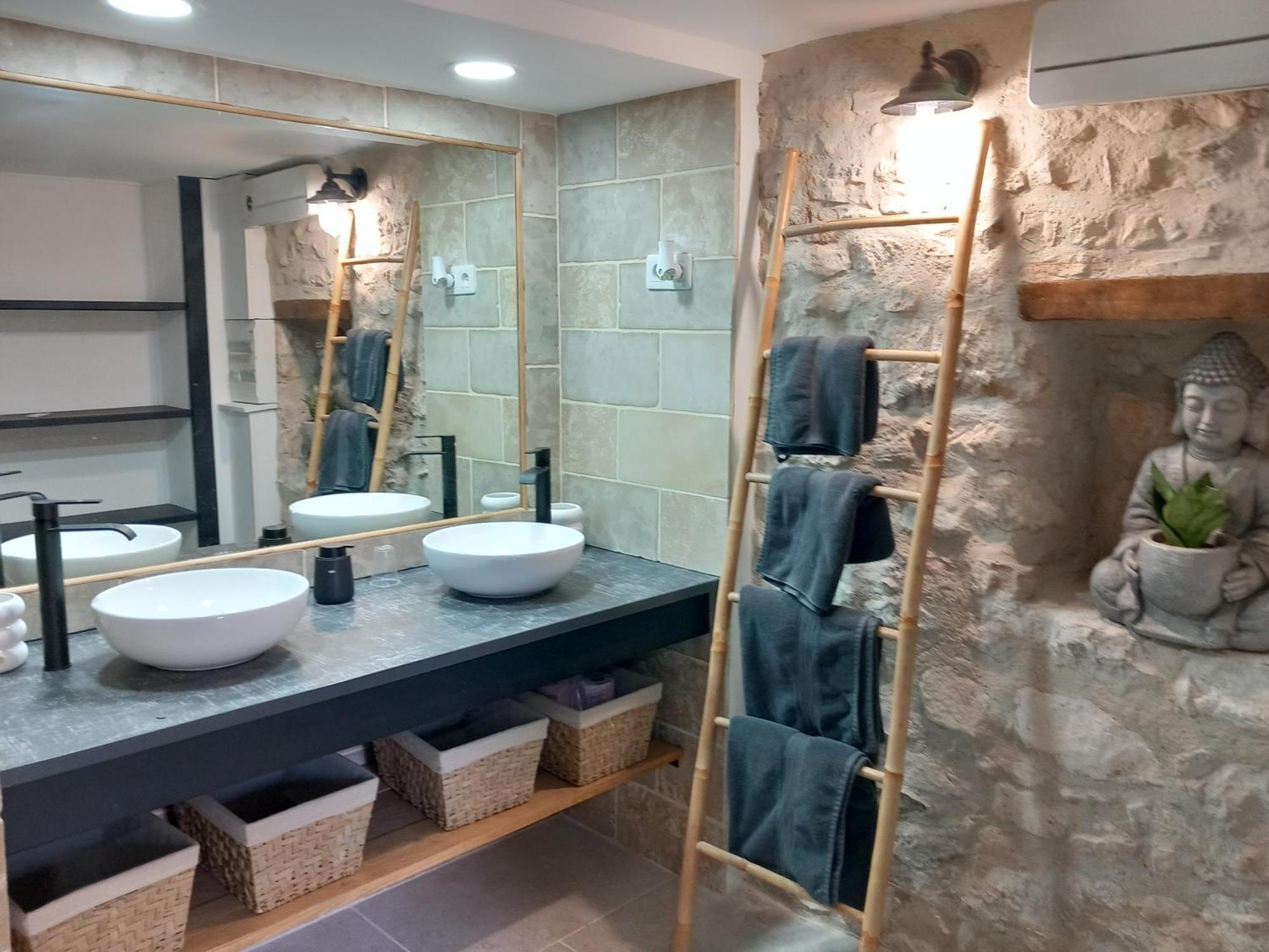 Chez Daniele Chambre Avec Jacuzzi Et Terrasse Privee Murs  Zewnętrze zdjęcie