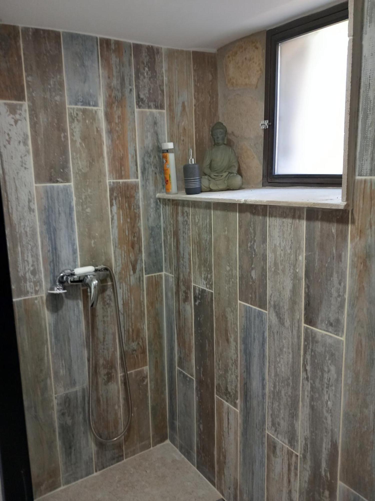 Chez Daniele Chambre Avec Jacuzzi Et Terrasse Privee Murs  Zewnętrze zdjęcie